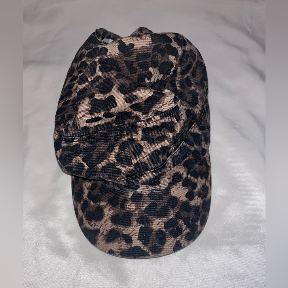 Women’s Leopard print Ponyflo Hat